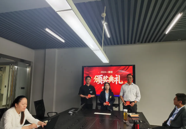 9888拉斯维加斯风管销售中心员工一季度颁奖